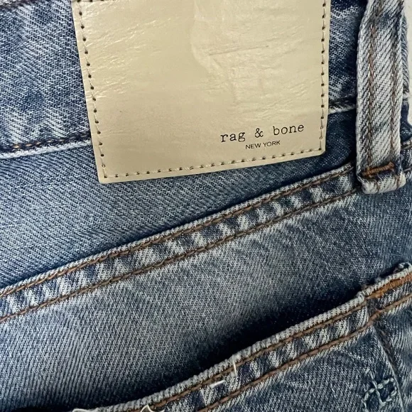 Rag & Bone Logan Mid Rise Featherweight Wide Leg Raw Hem Jeans Light/Med Wash 29 - Picture 7 of 10